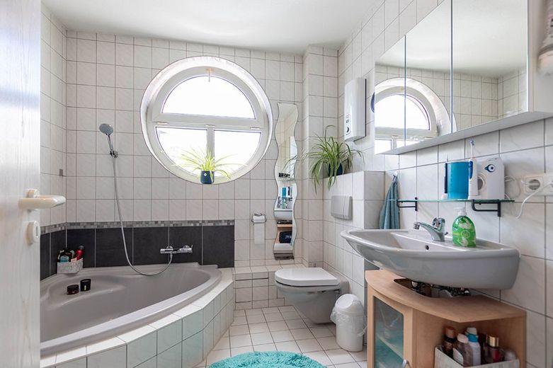 Wohnen mit Charakter - stilvolle Split-Level-Wohnung mit 3,5 Zimmern in Riedstadt-Crumstadt – V560-2613-18