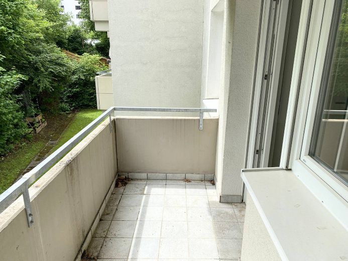 SOMMER, SONNE, SPAREN: Moderne 3-Zimmer-Wohnung mit viel Licht, EBK und sonnigem BALKON – Balkon