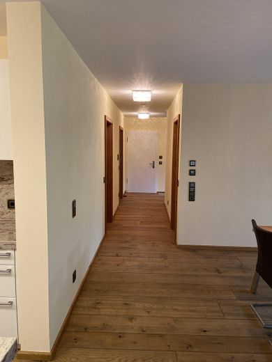 Premium condominium in a prime location in Baden-Baden – 4 rooms | 134.85 m² | immediately available – Flur