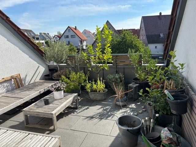 Helle 3-Zimmer-Dachgeschosswohnung mit Dachterrasse im Ortskern von Altdorf – Sonnige Dachterrasse