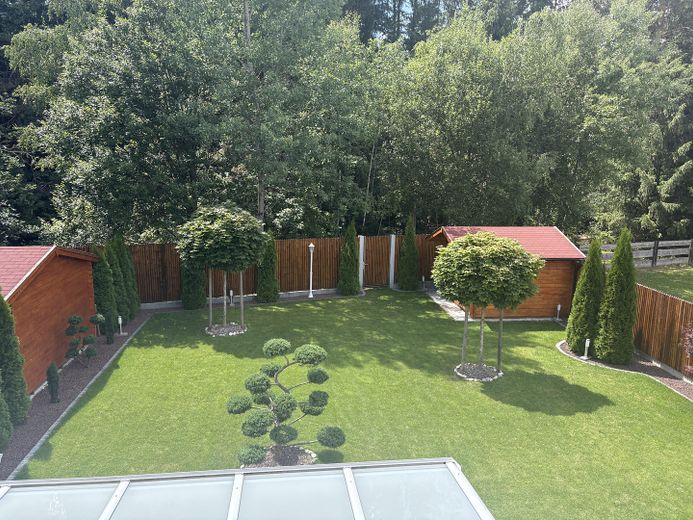 Am Waldrand - 5-Zi.-DHH | Bj. 2022 | 500 m² Grundstück – Blick vom 1. Stock