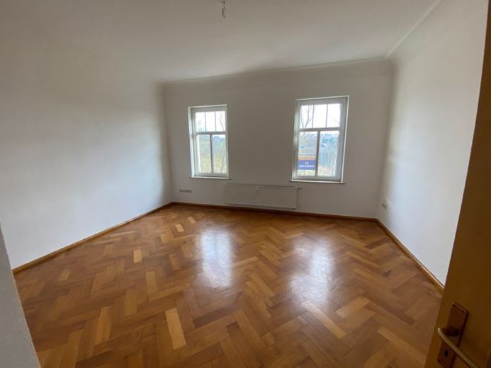 Großzügige 2-Raum-Wohnung mit Balkon und Parkett – Foto 1
