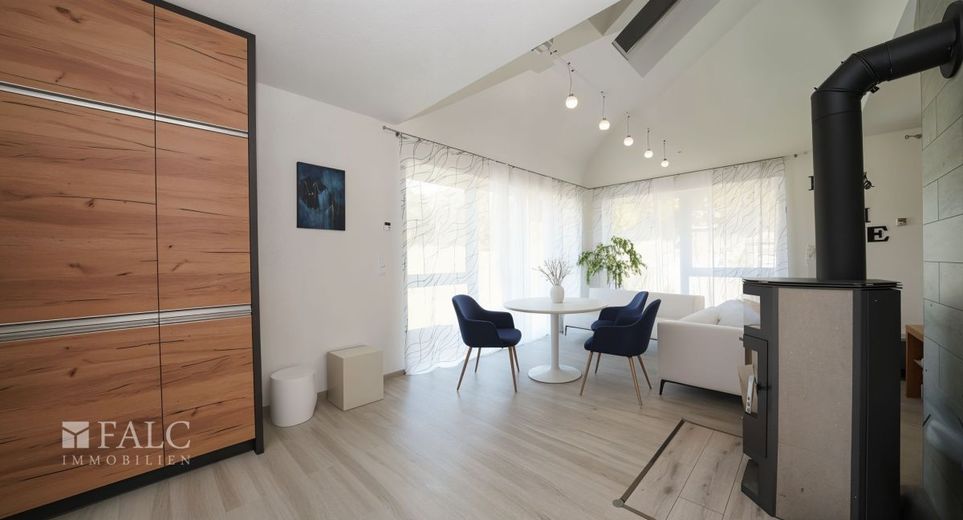 "Wohnen mit Weitblick: Einfamilienhaus mit großem Garten in traumhafter Lage" - FALC Immobilien HN – Alles auf einem Blick