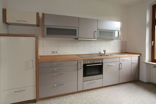 Estupenda cocina integral... ideal para pisos compartidos... amplio baño con ventana... laminado