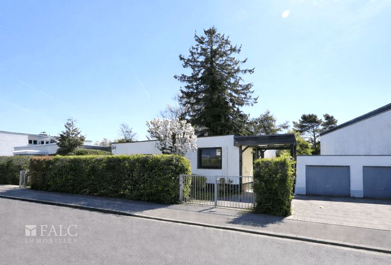 Sanierungsbedürftiges Einfamilienhaus in toller Lage – Bestand