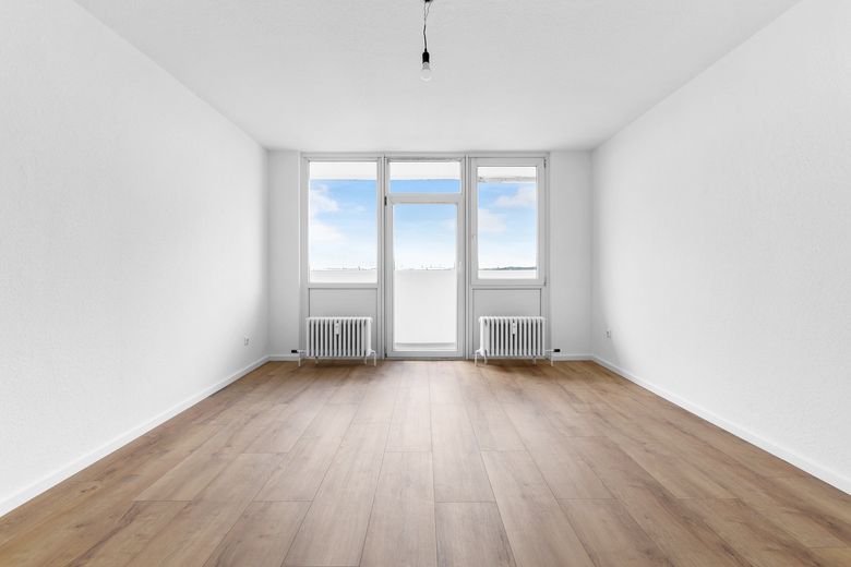 1093 Moderne 3-Zimmer-Wohnung mit Loggia und Skylineblick – Zimmer 2