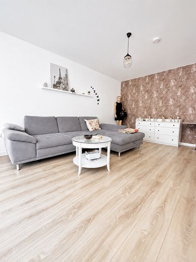 Aantrekkelijk 3-kamerappartement op de begane grond in geliefde woonomgeving van Koblenz-Zuid – WOHNZIMMER