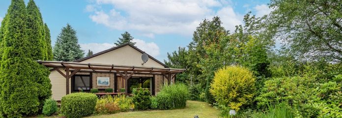 Hintere Gartenfläche, Terrasse, Teich Ansicht 3