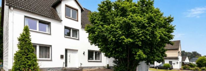 Großzügiges, freistehendes 8-Zimmer-Haus mit Garten & Wintergarten in Schieder-Schwalenberg