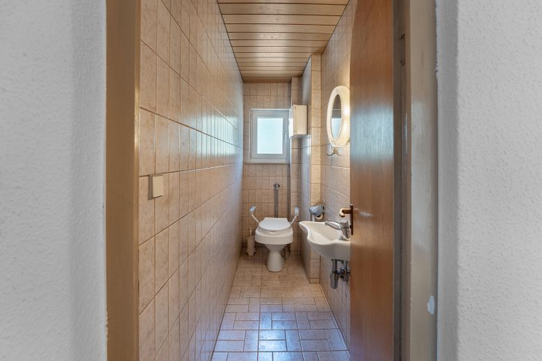 Stilvolle 3-Zimmer-Wohnung mit Fischgrätparkett, XL-Balkon & Kachelofen +++ provisionsfrei +++ – Foto 12