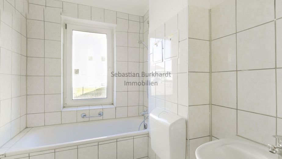 *** günstige 4-Raum Wohnung in Gehren – Bad