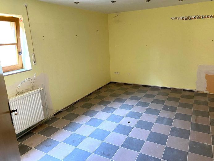 Freistehendes Einfamilienhaus mit Einliegerwohnung und Garage in ruhiger Lage (Sackgasse) von Brakel – Keller