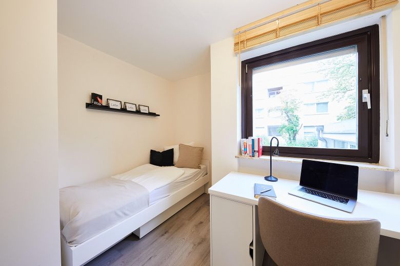 Mehrere hochwertige WG-Zimmer in frisch sanierter Wohnung - Erstbezug – ruhiger Schlafbereich (Z2)