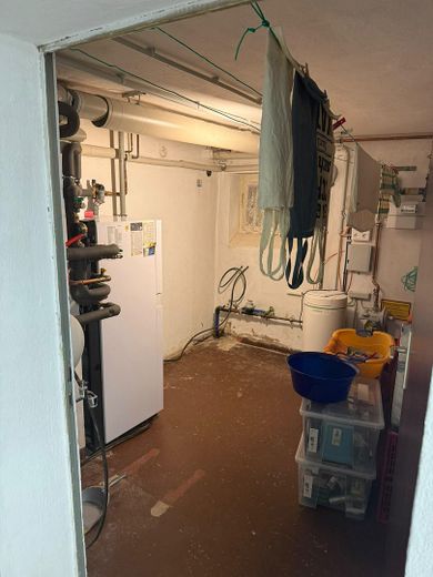 Casa unifamiliar con 1209qm de terreno y más de 250qm de superficie útil – Heizungsraum im Keller