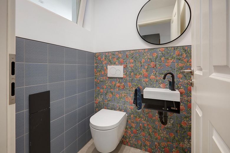 Ampliada en 2026: casa familiar de 298 m² en una parcela de 1.786 m² en Hamburg-Rissen | sin comisión – Gäste-WC