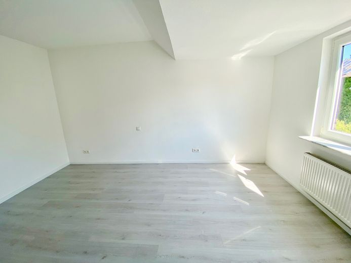 4-Zi.-Maisonette inkl. Garage in Frankfurt – Top-Rendite (5,5 %) oder Eigenbedarf möglich! – Zimmer 2
