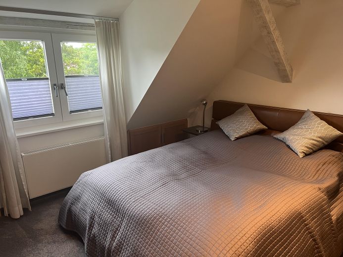 Schlafzimmer DG