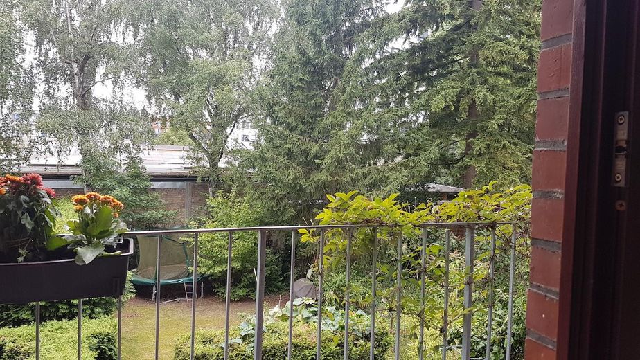 Provisionsfrei: 3-Zimmer-Wohnung mit großem Entwicklungspotential – Blick vom Balkon