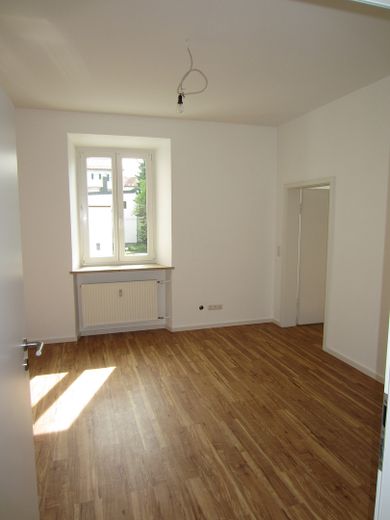 *Penzberg* - Hochwertige und attraktive Praxis- / Office- Gewerberäume in bester Zentrumslage – Büro_01_02