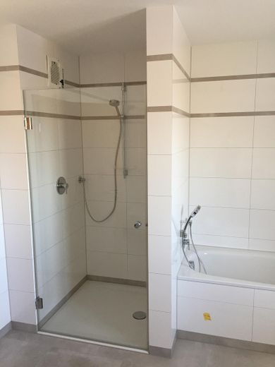 Ankastre mutfaklı ve balkonlu 3 odalı daire – Bad