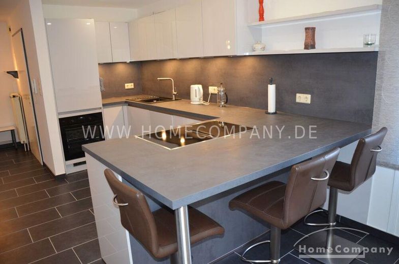 Appartamento di 3 locali, arredato. 1° piano, balcone esposto a sud. – f3dacc284e9e1e84eccb876ddea2e488f3b55503.jpg