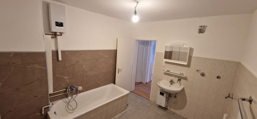 4 Zimmer, Küche und Bad zu vermieten in Pirmasens – Bad