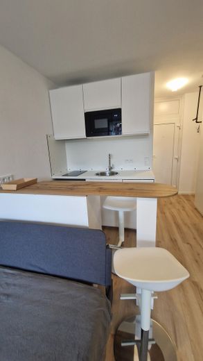 luminoso monolocale completamente arredato - disponibile dopo una ristrutturazione completa – Foto 4