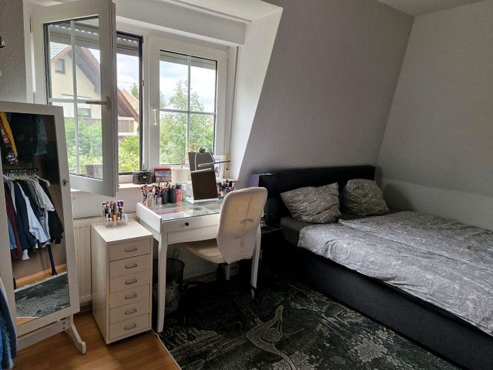 Idyllische Dachgeschoss Wohnung in ruhiger Lage (3-ZKB) – Foto 7