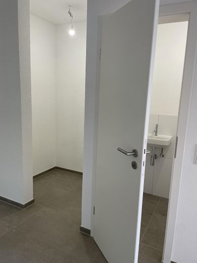 Sanierte 3-Zimmer-Wohnung mit neuer Einbauküche in Remseck-Aldingen – Garderobe