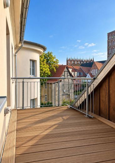 Charmante Maisonettewohnung über zwei Ebenen mit besonderem Altbauflair – Foto 5