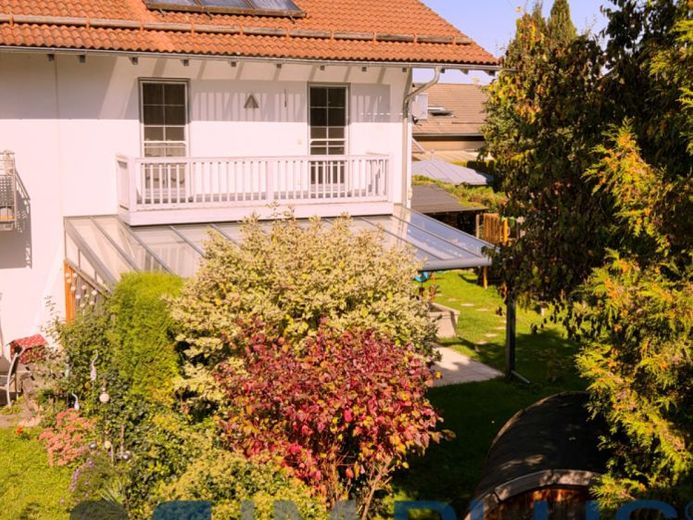 Verde, acogedora, tranquila: estupenda casa pareada ideal para familias en Zaisering – Foto 1