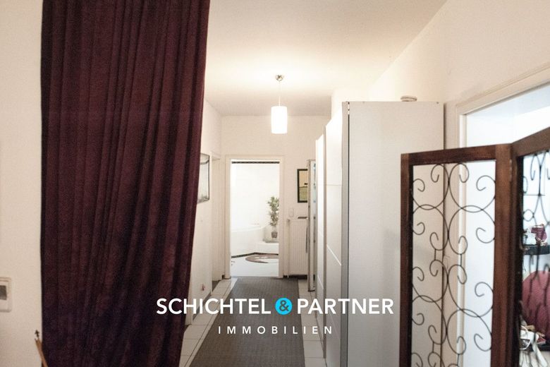 Farge | Solider Bungalow auf Waldgrundstück mit Doppelgarage – S&amp;P | Flur