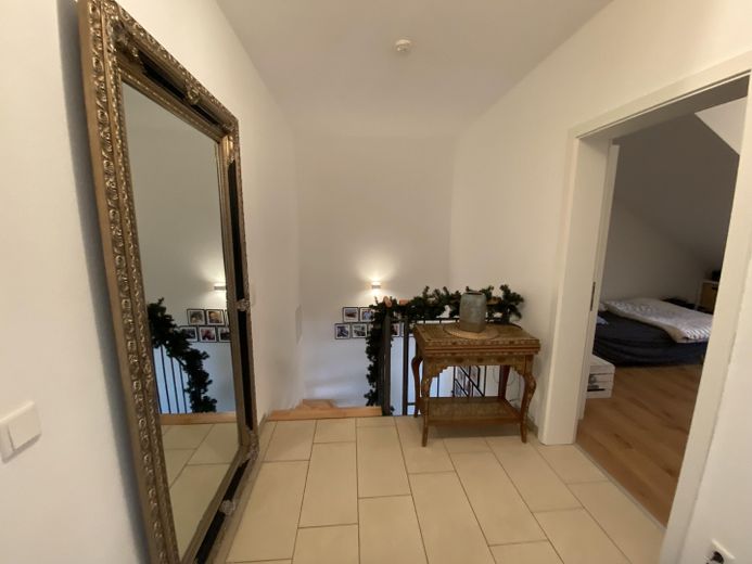 Maisonettenwohnung Limburgerhof mit Garage und unverbaubarem Ausblick – Zugang 2.OG