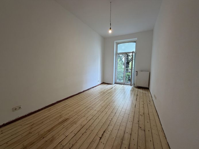 *Erstbezug* Kernsanierte 3-Zimmer Altbau Wohnung auf der Bergerstraße mit EBK und Balkon – Zimmer 2 