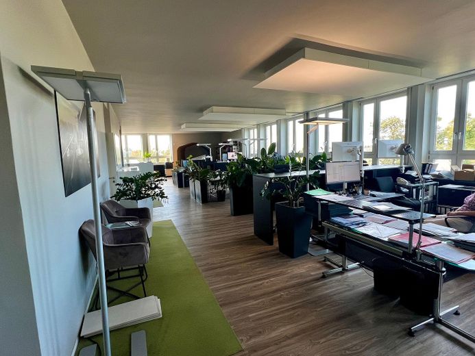 Repräsentative Büroeinheit 250,35 m² im Hochhaus – Gebäude 30 3. OG – Büroraum möbliert