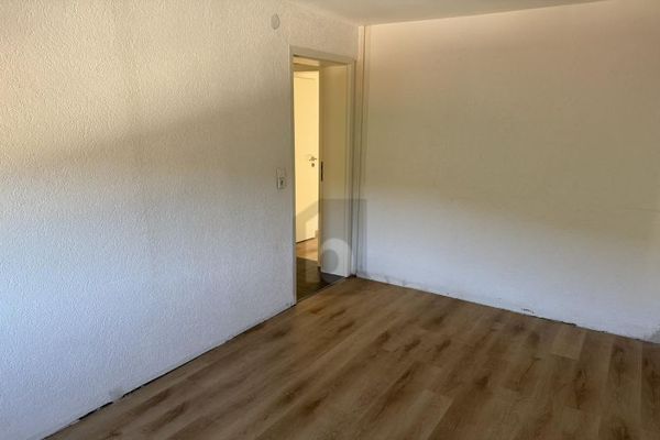 WOHNEN ÜBER DEN DÄCHERN MIT ENZBLICK