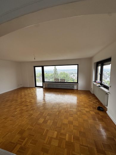 Modernes und stilvolles Wohnen in Bendorf: Helle 2,5-Zimmer-Erdgeschosswohnung – Wohnzimmer