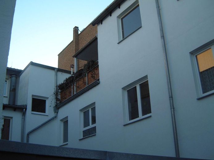 Wohn / Geschätshaus am Bahnhof/Fußgängerzone – Wohnung DG
