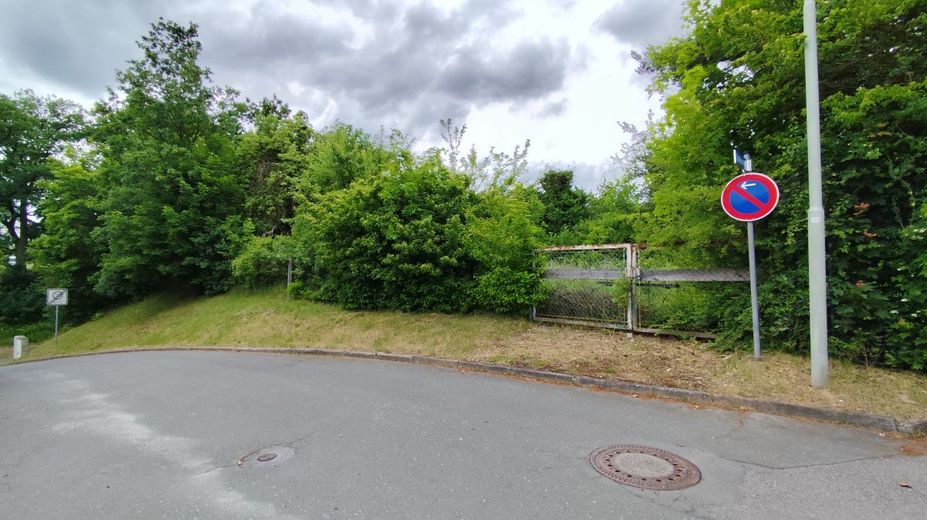 Seltene Gelegenheit im Oberen Maintal: Großzügiges Traumgrundstück mit 1.353 m² in Marktzeuln - Erschlossene Lage &amp; vielseitig bebaubar! – Grundstück Zufahrt