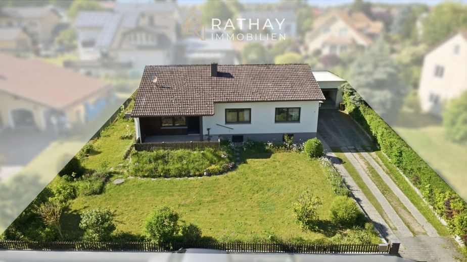 Charmanter Bungalow auf tollem Grundstück in Langquaid - viel Potenzial für Ihre Wohnideen – Außenansicht