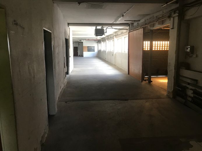 Büros mit Halle – Foto 5