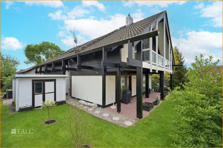 NordWest Seite mit Terrasse