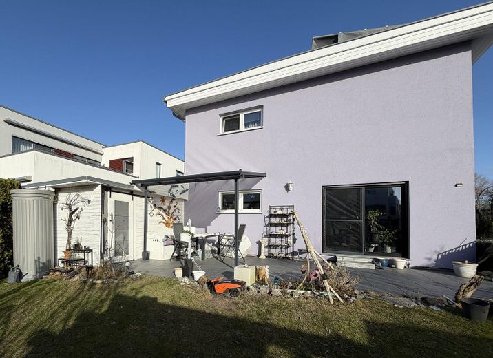 Stilvolles Wohnhaus in privilegierter Lage an der Ostsee in Hohe Düne – Gartenansicht
