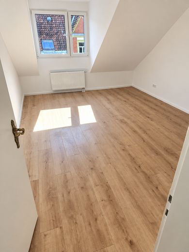 Frisch renovierte 3-Zimmer-Wohnung in Top-Lage der Nordstadt – Zimmer 1 - 15,5qm Zimmer