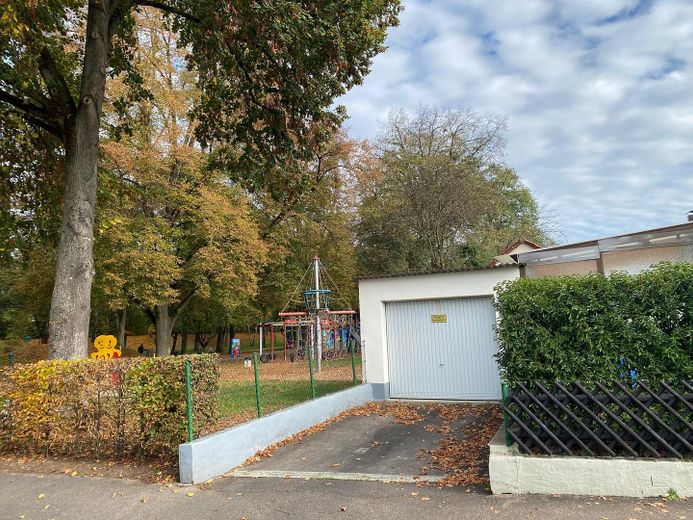 Familienfreundliche DHH mit großem Grundstück in Deizisau mit neuem iSFP – Garage + Stellplatz