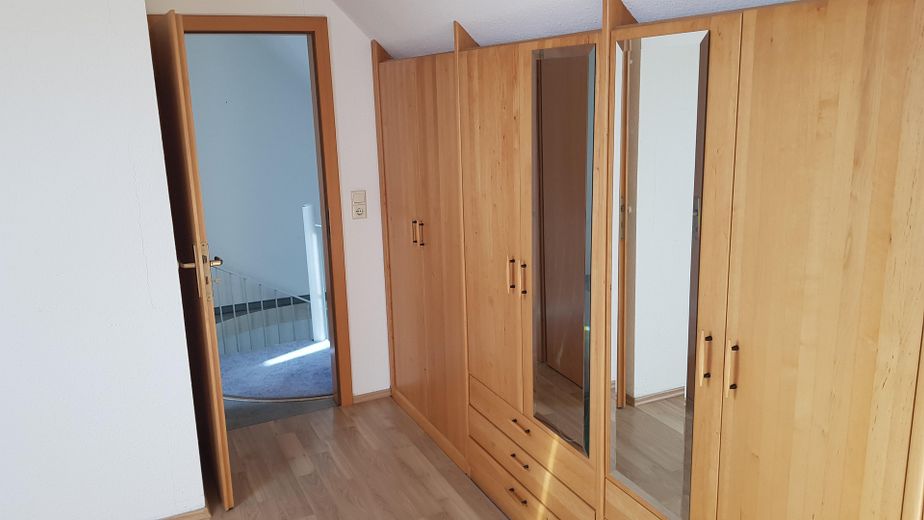 Helle 2 1/2-Zi.-Maisonette Whg. inkl. TG-Platz und zweitem Abstellraum in Kirchberg – फोटो 7