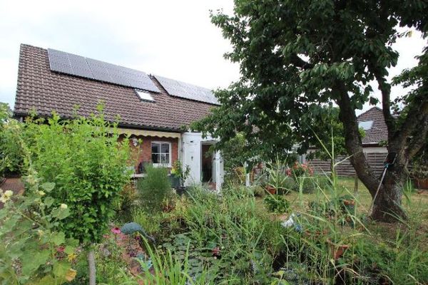 Top gepflegtes modernisiertes EFH schönes Grundstück 3 Bäder Garage Keller Photovoltaik neue Heizung