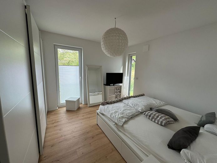 Schlafzimmer 1