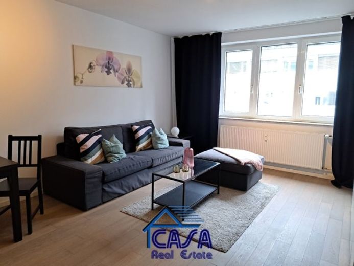 TUTTO NUOVO: 2 locali con balcone + vista sullo skyline, situato vicino a Willy Brandt Platz – Foto 1