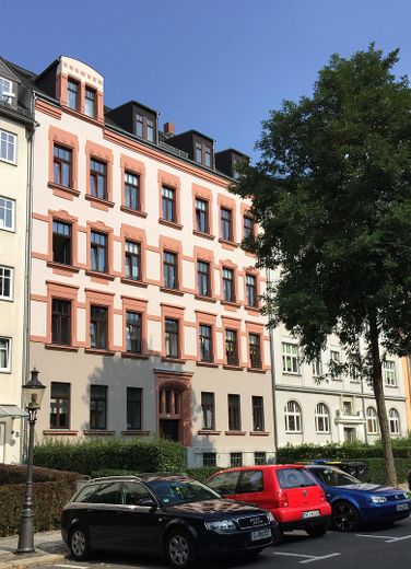 Ihr Zuhause auf Zeit: Helle 2-Zi.-Wohnung mit hochwertiger Ausstattung & Balkon – Außenansicht